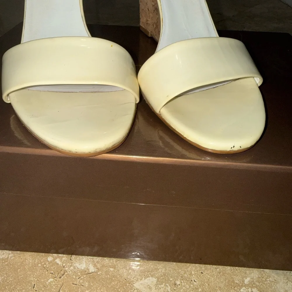 Gucci Cream Patent Leather Cork Wedge Sandals with Ankle Strap - Picture 3 of 5